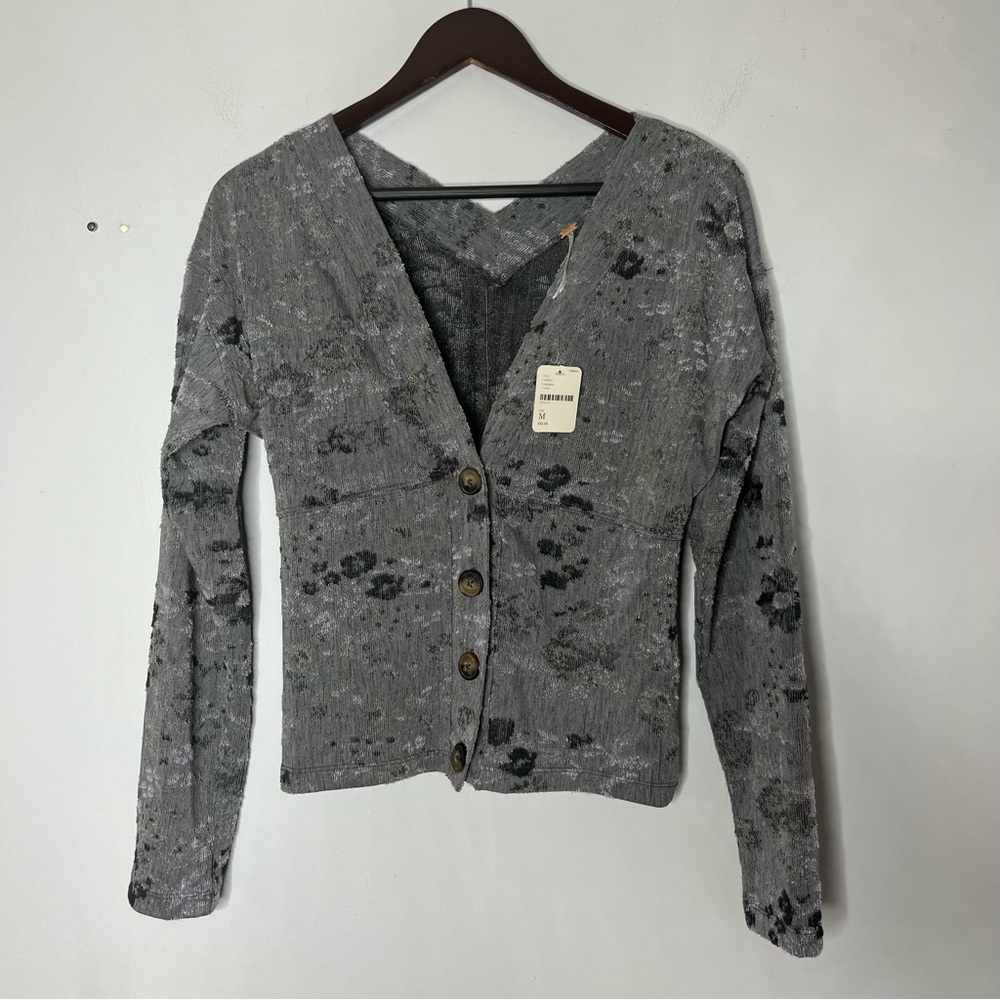 Free People NEW Size Medium Caroline Cropped Cardigan Carbon - Picture 1 of 7